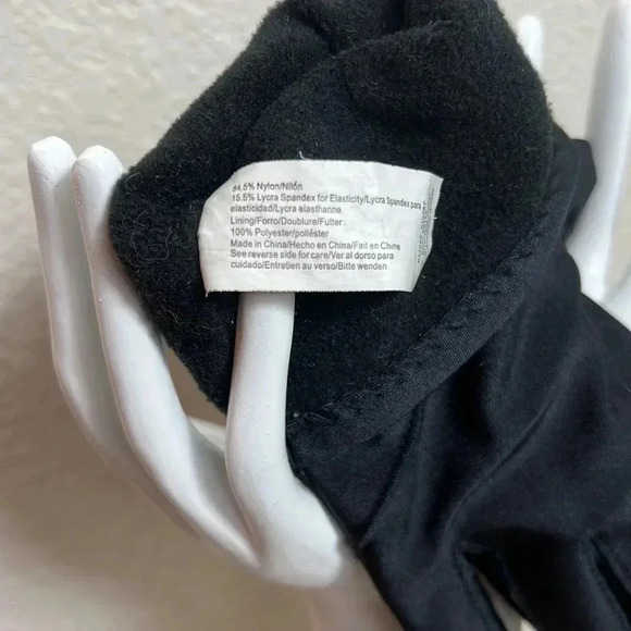 Isotoner Black Spandex Gloves OS - Picture 8 of 10